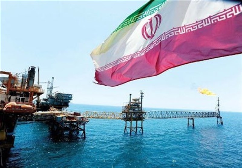 ایران ۲۰۰ میلیون بشکه نفت آماده برای صادرات دارد