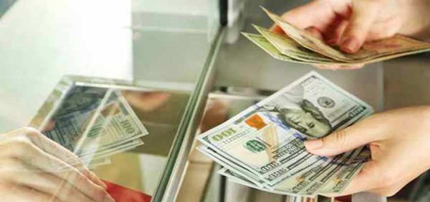 گزارش رویترز از تشدید قاچاق دلار از افغانستان به ایران