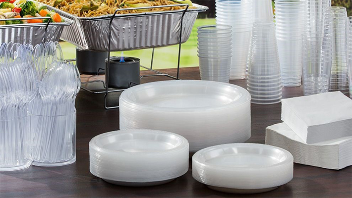 استفاده از ظروف پلاستیکی یکبارمصرف در ابوظبی ممنوع می شود