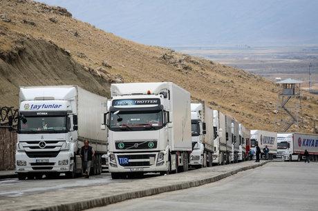 بازگشت 420 کامیون ترکیه ای متوقف در مرز بازرگان